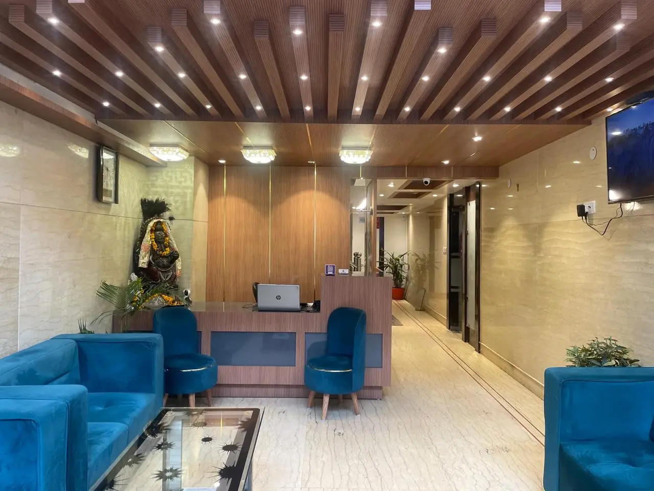 Hotel Galaxy reception and lounge area